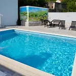 Villa Luketini Dvori, Primosten