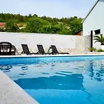 Luketini Dvori, Primosten Krusevo (Sibenik-Knin)