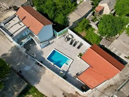 Luketini Dvori, Primosten Вилла *