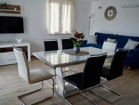 Luketini Dvori, Primosten Krusevo (Sibenik-Knin)