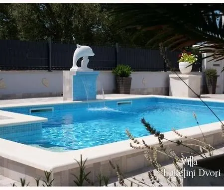 Luketini Dvori, Primosten