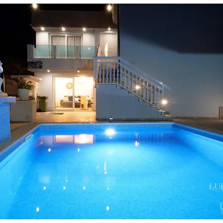 Luketini Dvori, Primosten Вилла