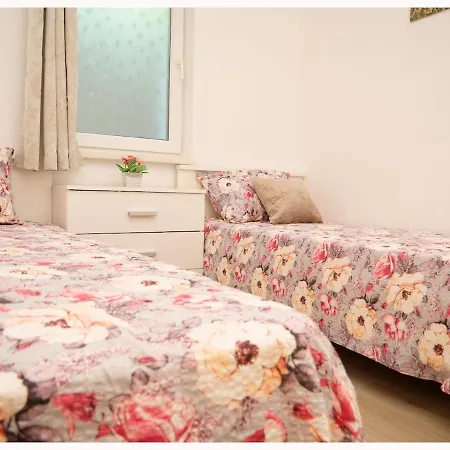 Villa Luketini Dvori, Primosten