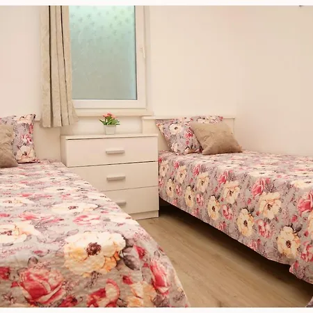 Luketini Dvori, Primosten