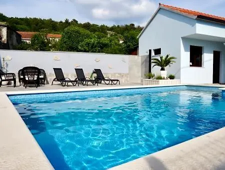 Luketini Dvori, Primosten Вилла *