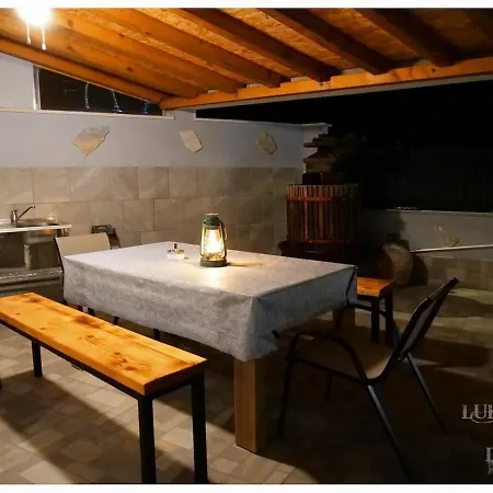 Luketini Dvori, Primosten *