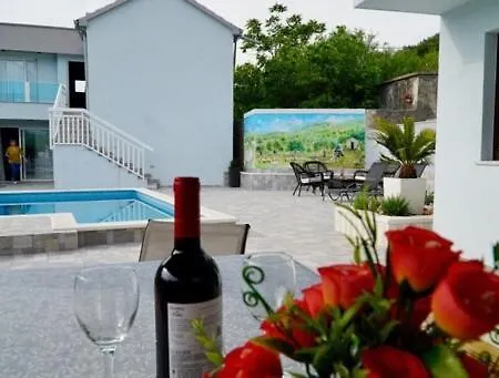 Luketini Dvori, Primosten *