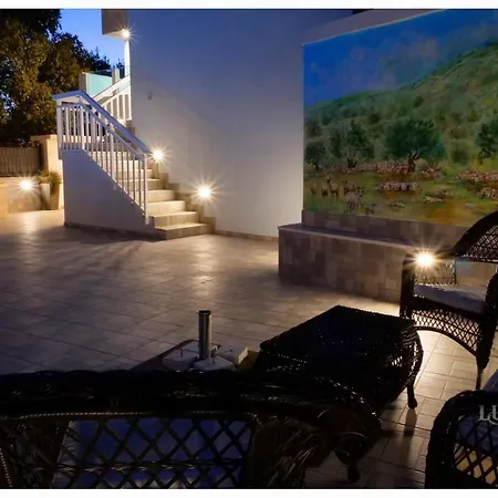 Luketini Dvori, Primosten Вилла *