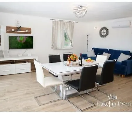 Luketini Dvori, Primosten