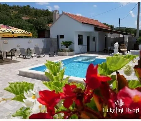 Luketini Dvori, Primosten Вилла *