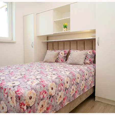 Luketini Dvori, Primosten * Krusevo (Sibenik-Knin)