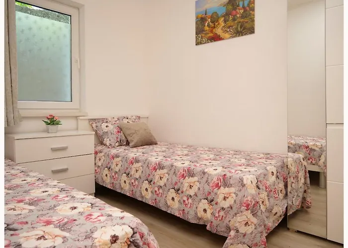 Vila Luketini Dvori, Primosten *