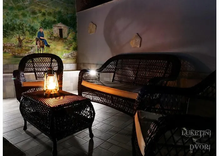 Luketini Dvori, Primosten *