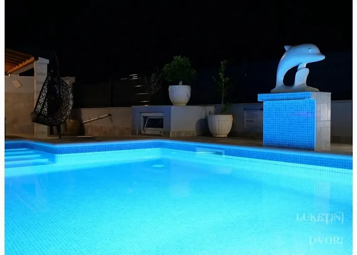 Luketini Dvori, Primosten *