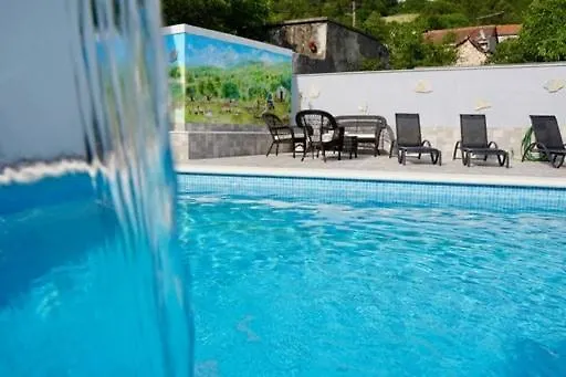 Vila Luketini Dvori, Primosten *