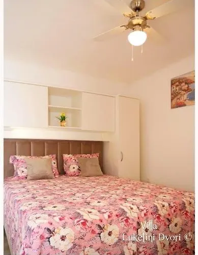 Luketini Dvori, Primosten *