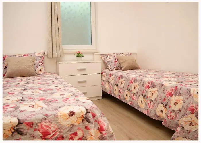 Luketini Dvori, Primosten