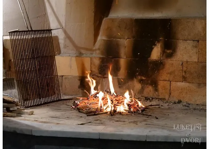 Luketini Dvori, Primosten