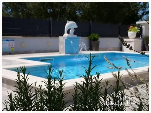 Vila Luketini Dvori, Primosten *