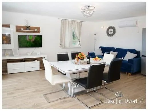 Luketini Dvori, Primosten