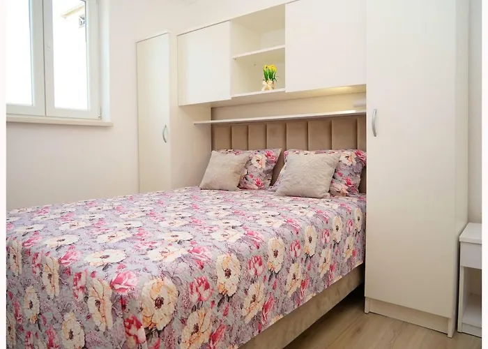 Luketini Dvori, Primosten * Krusevo (Sibenik-Knin)